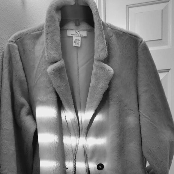 Magashoni Faux fur Coat - Picture 15 of 17